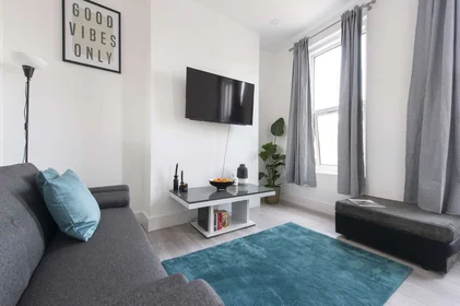 Appartamento con 2 camere da letto a {area}