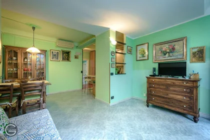 Logement entier à Piazza Mario Rapisardi, image 1 de 10