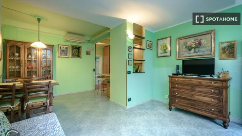 Logement entier à Piazza Mario Rapisardi, image 2 de 19