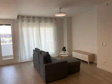 Apartamento inteiro em Avenida de las Universidades, imagem 1 de 13