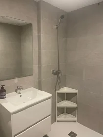 Apartamento inteiro em Avenida de las Universidades, imagem 5 de 13