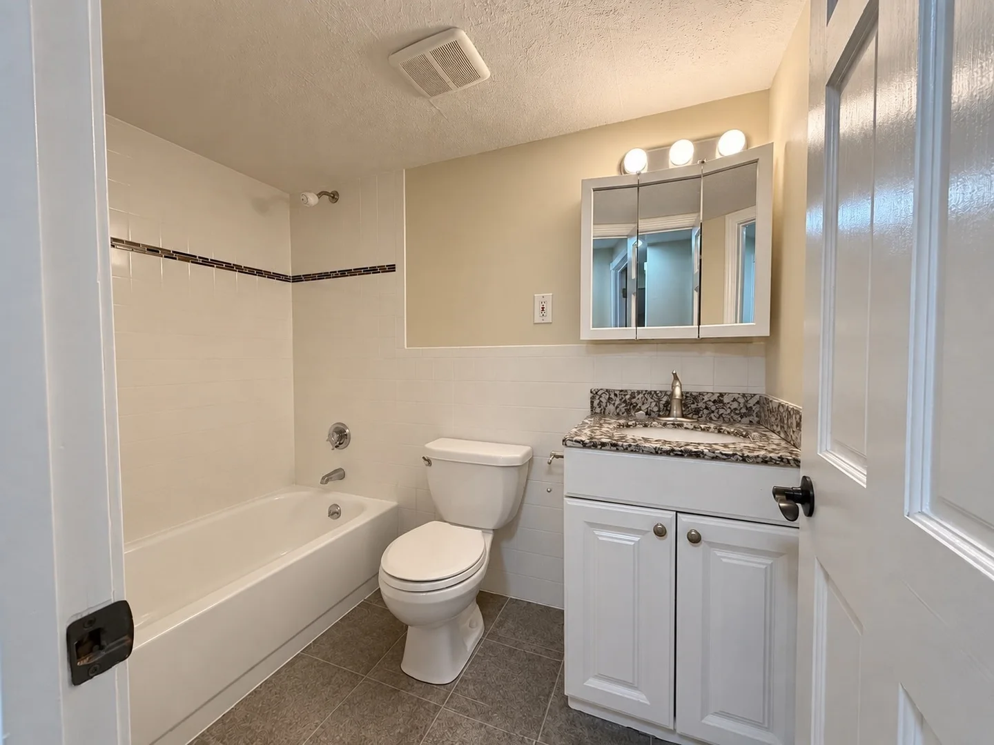 140, Lake Shore Rd., Unit 2B, Brighton, Boston, MA, 02135
