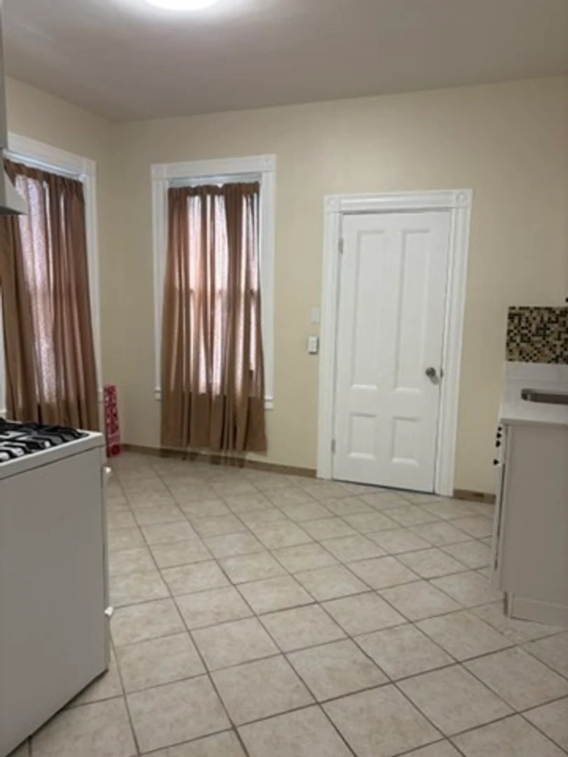 77-79, Millet St., Unit 79, Dorchester, Boston, MA, 02124