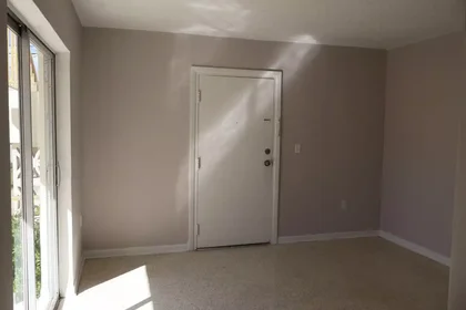 Quarto privado em Southwest 6th Street, imagem 1 de 10