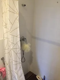 Chambre privée à Rua Coronel Almeida Valente, image 13 de 17