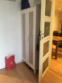 Chambre privée à Rua Coronel Almeida Valente, image 4 de 17