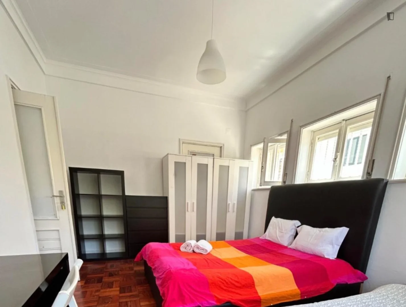 'de öğrenci dairesinde, tamamen mobilyalı kiralık oda