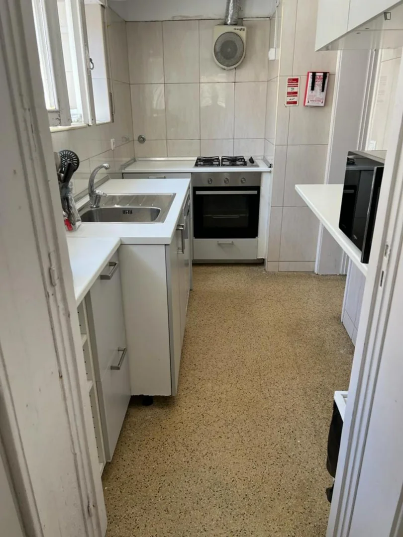 bölgesinde konforlu ve ferah öğrenci odası
