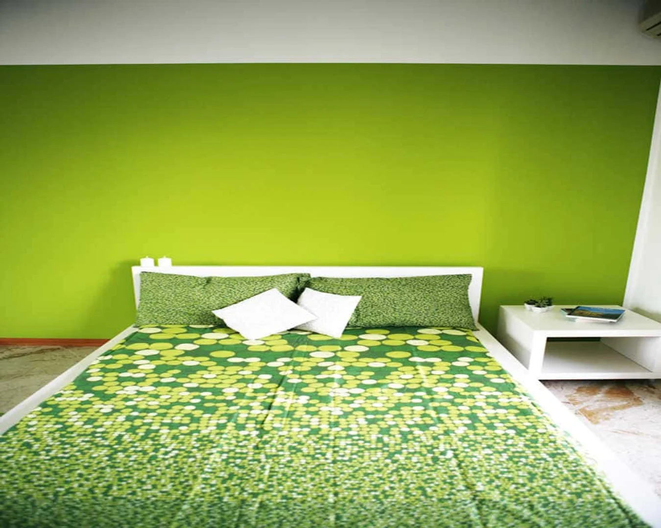 Budget-friendly student room close to campus in 