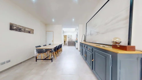 Private room at 11 Rue Auguste Blanqui, 59100 Roubaix, France, image 7 of 19