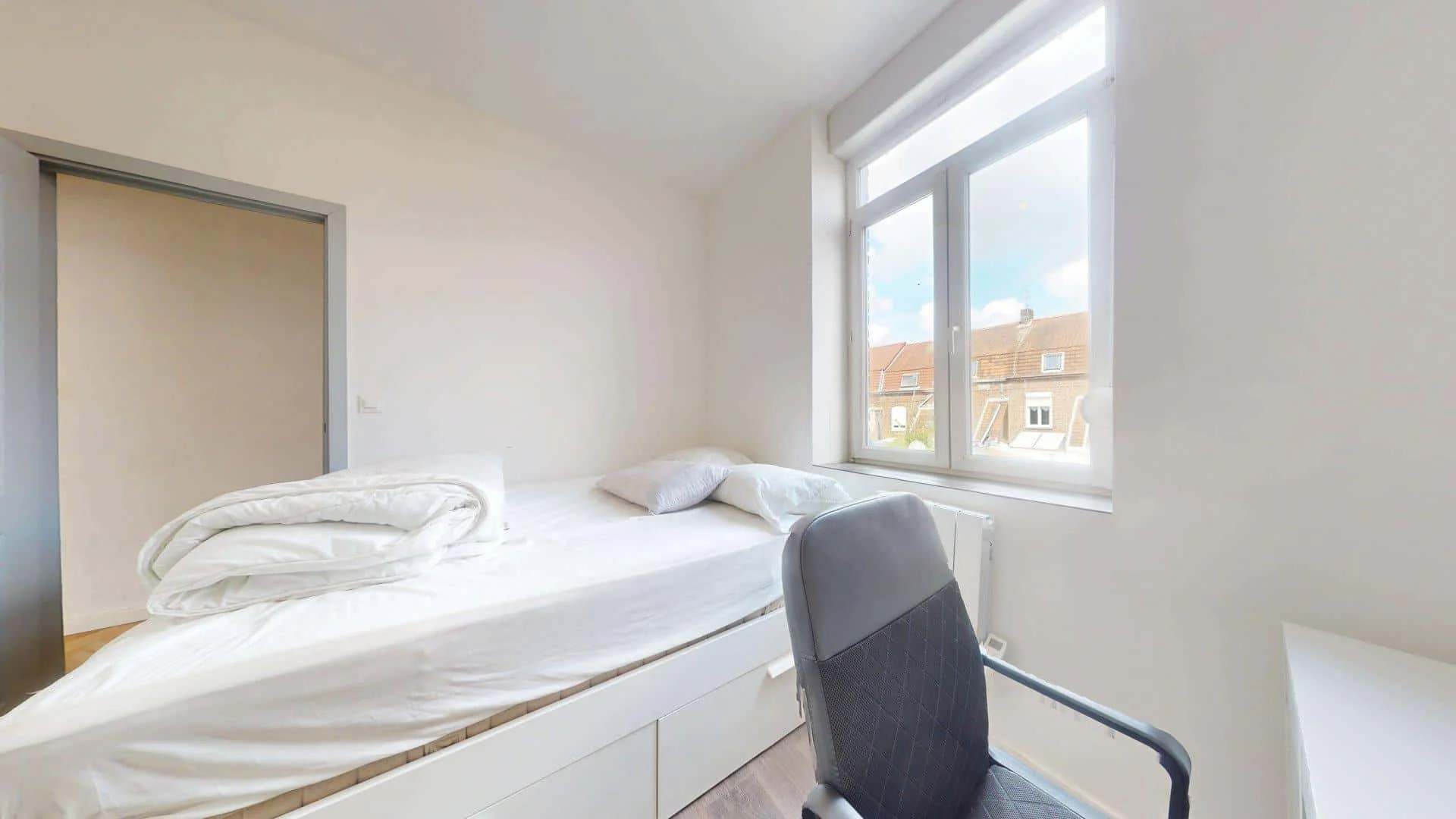 Budget-friendly student room close to campus in