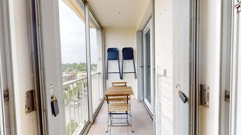 Habitación privada en 12 Rue Joachim du Bellay, 31100 Toulouse, France, imagen 13 de 23