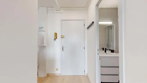 Habitación privada en 12 Rue Joachim du Bellay, 31100 Toulouse, France, imagen 17 de 23