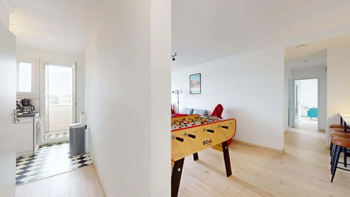 Habitación privada en 12 Rue Joachim du Bellay, 31100 Toulouse, France, imagen 18 de 23