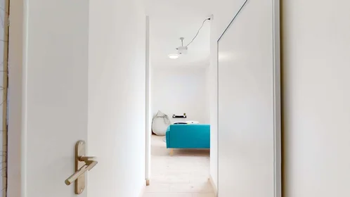 Habitación privada en 12 Rue Joachim du Bellay, 31100 Toulouse, France, imagen 9 de 23