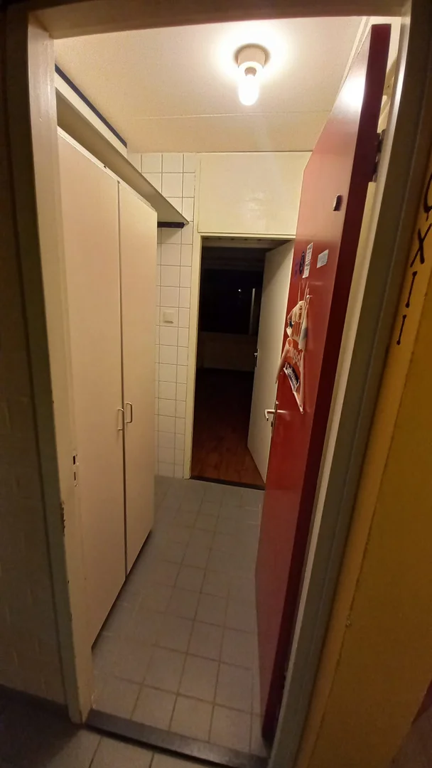 Öğrenciler için rahat oda  bölgesinde mevcut