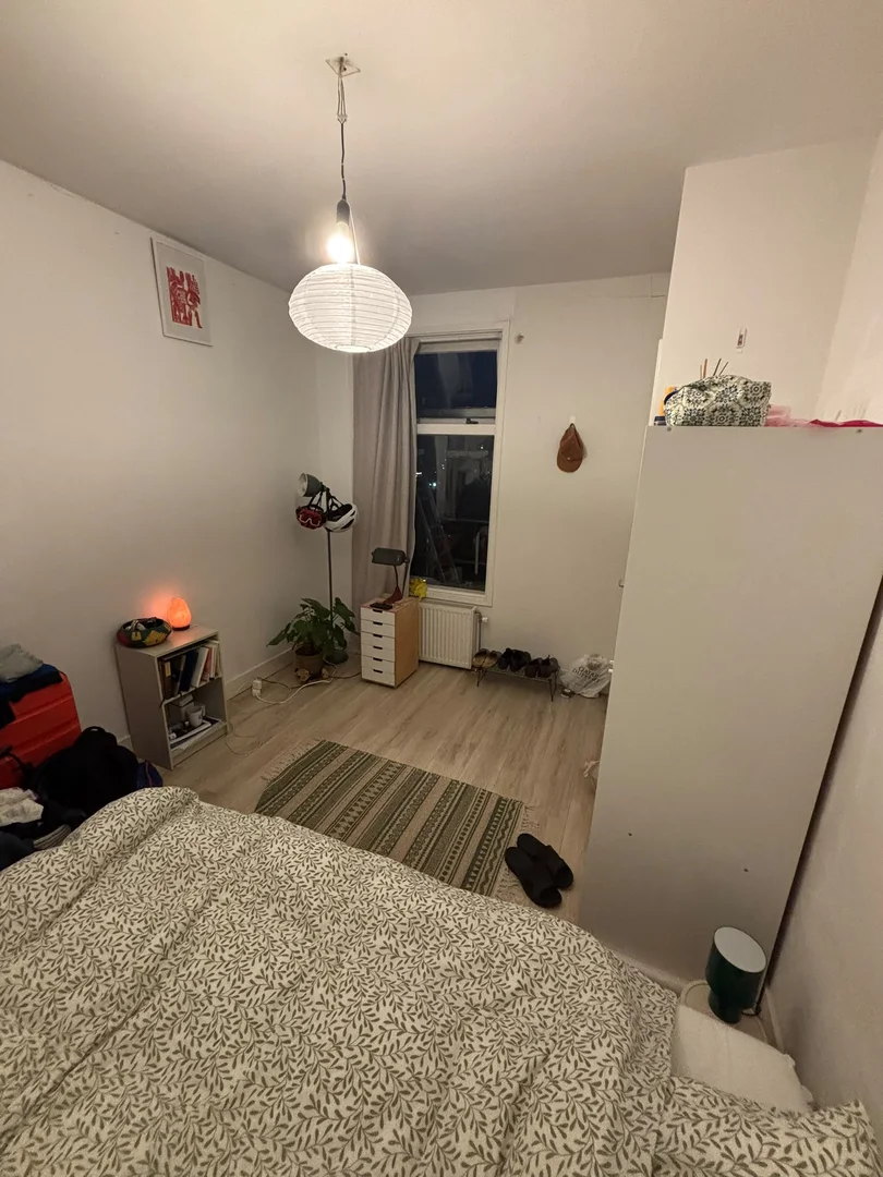 Helles und luftiges Studentenzimmer mit einfachem Zugang zur Universität in 