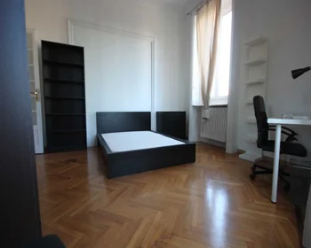 Quarto privado em Via Bernina, imagem 2 de 16