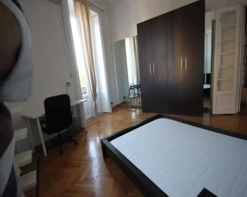 Quarto privado em Via Bernina, imagem 6 de 16