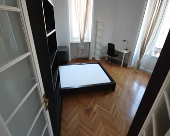 Quarto privado em Via Bernina, imagem 8 de 16