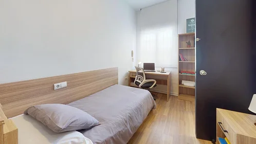 Özel oda Ikamet yerinde konumu Calle Corregidor Nicolás Isidro 14, 1 15 görüntüsü