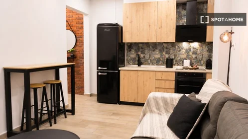 Logement entier à Petropoulakidon, image 3 de 19