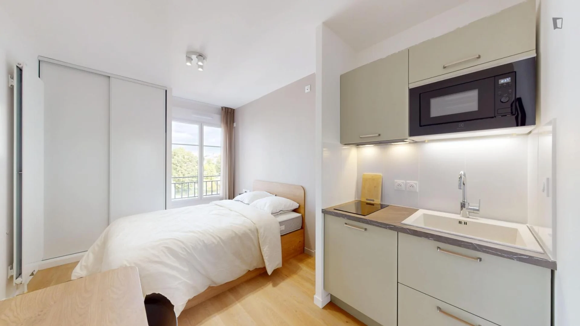 Niedrogi pokój studencki blisko kampusu w 