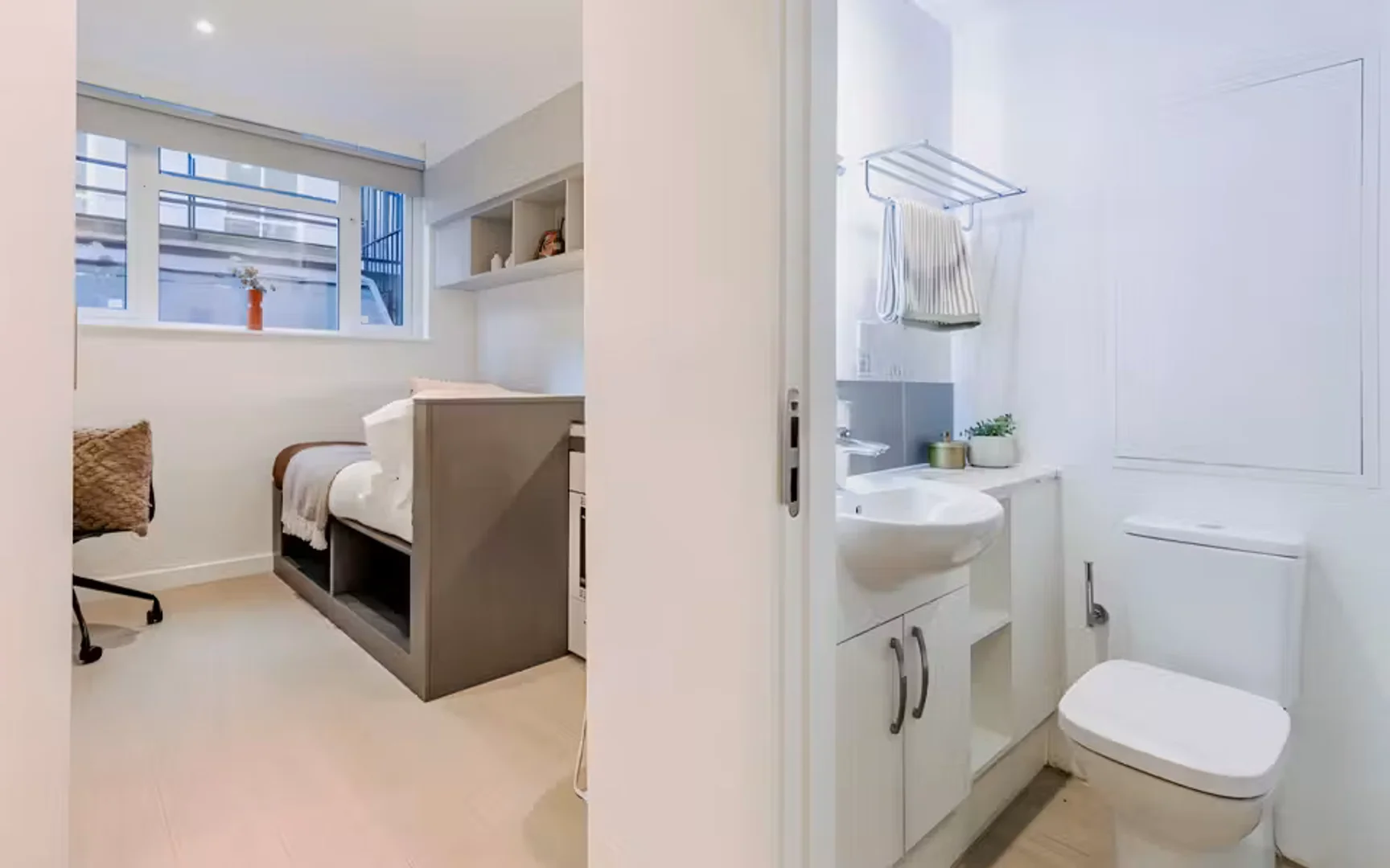 Quarto de estudante em  com área de estudo e instalações partilhadas