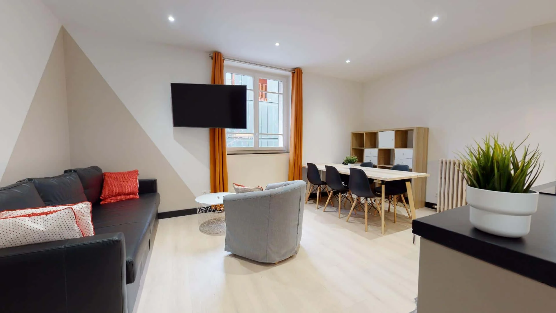 Habitación en apartamento estudiantil en alquiler en , completamente amueblado