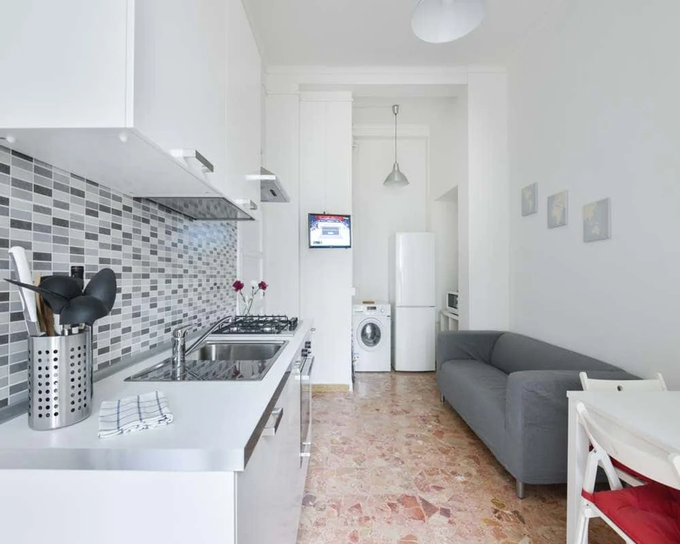 Quarto de estudante confortável e espaçoso em