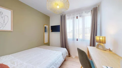 Özel oda konumu 230 Rue Amiral Nomy, 83000 Toulon, France, 1 20 görüntüsü
