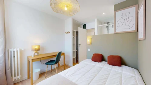 Özel oda konumu 230 Rue Amiral Nomy, 83000 Toulon, France, 7 20 görüntüsü