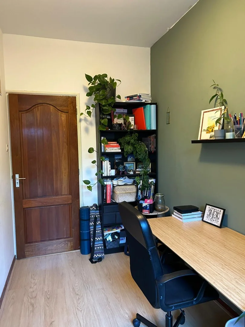 Camera per studenti in  con area studio e servizi in comune