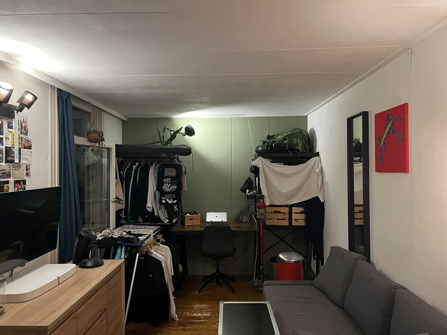 Quarto para alugar em apartamento de estudantes em , totalmente mobilado