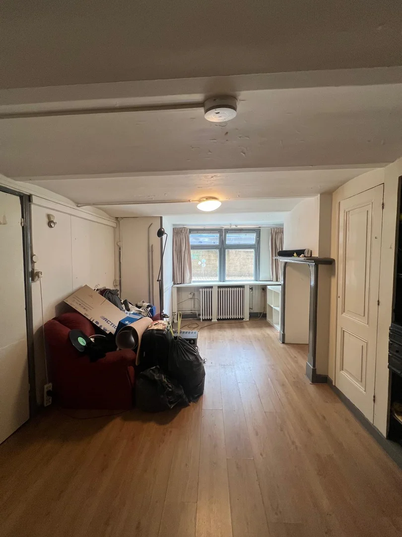 Budget-friendly student room close to campus in