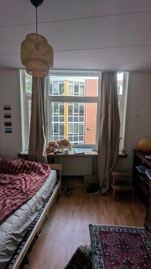 'de öğrenci dairesinde, tamamen mobilyalı kiralık oda