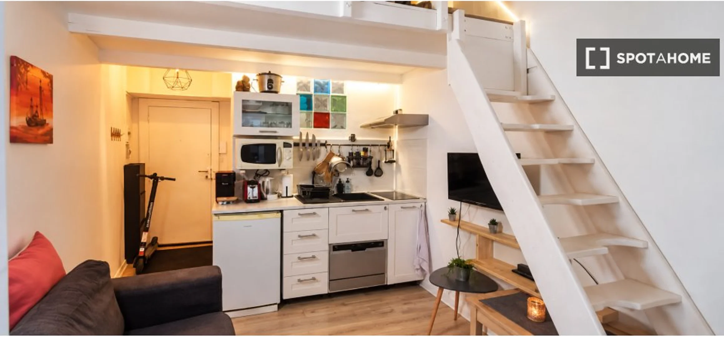 Convenient studio apartment for student living in 