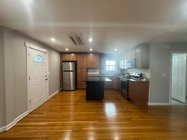 Logement entier en résidence à 3, Prescott St., Unit 1, East Boston, Boston, MA, 02128, image 5 de 21