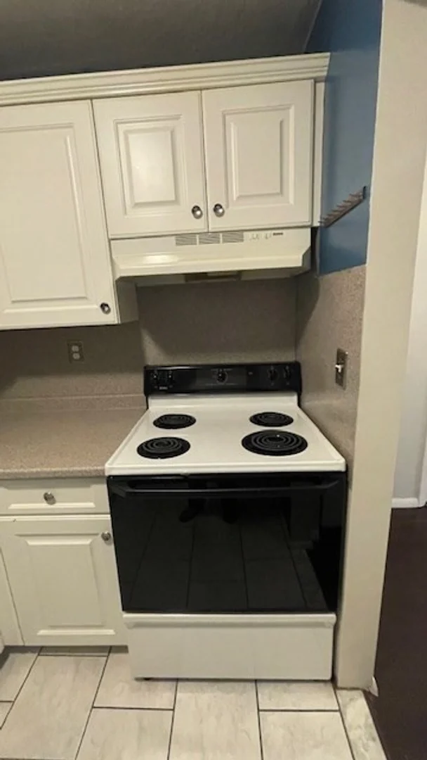 25, Linden Ave., Unit 23, Spring Hill, Somerville, MA, 02143