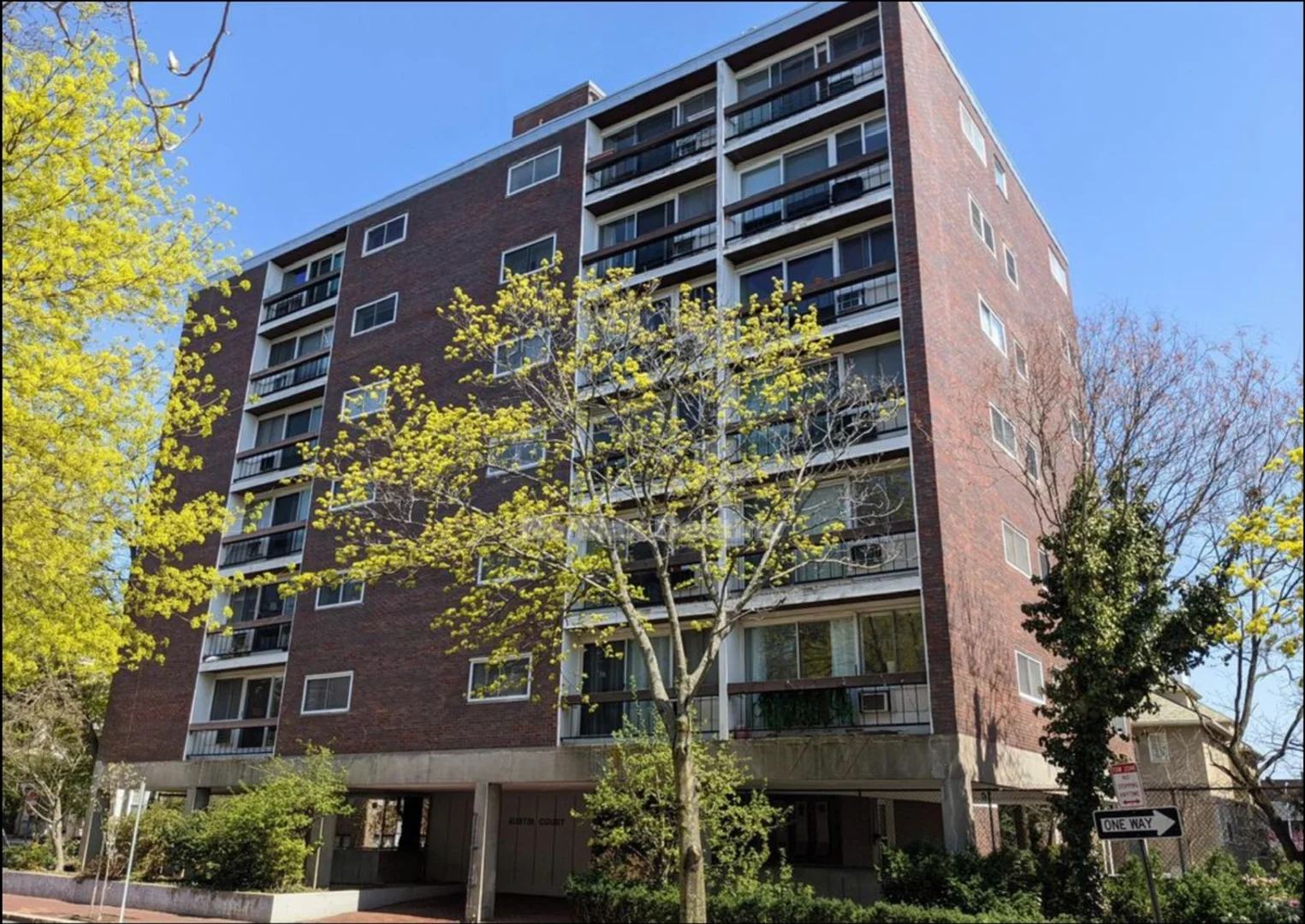 Modern student studio with complete amenities in 