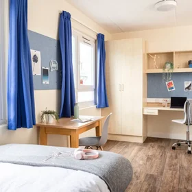 Günstiges Privatzimmer in {area}