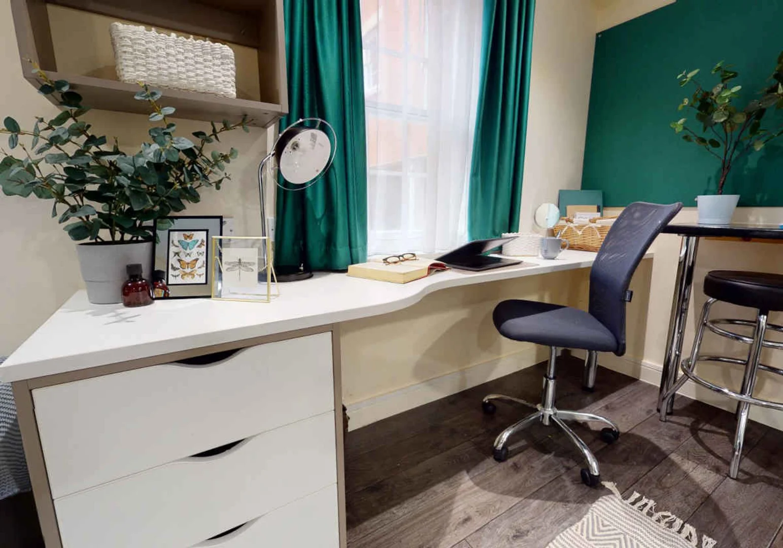 Studio d'étudiant minimaliste dans  avec agencement efficace