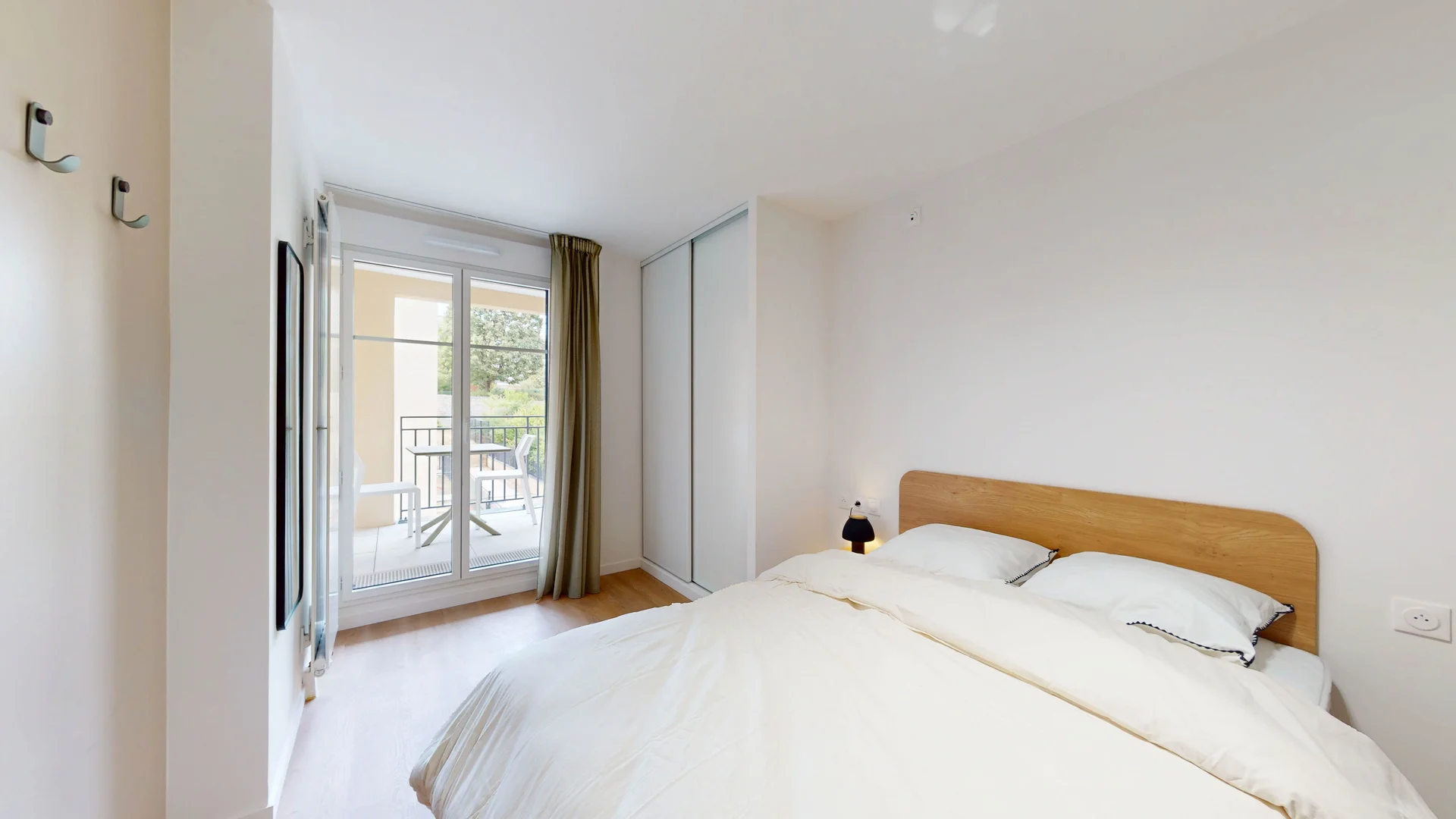 Quarto de estudante económico com localização conveniente em 