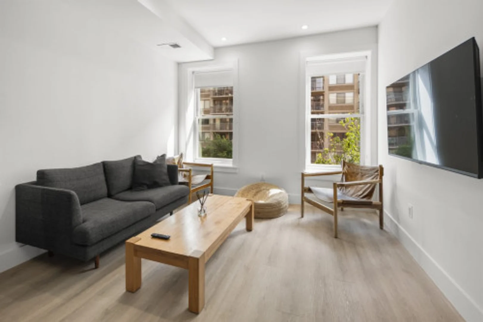 Bright and airy student room with easy university access in 
