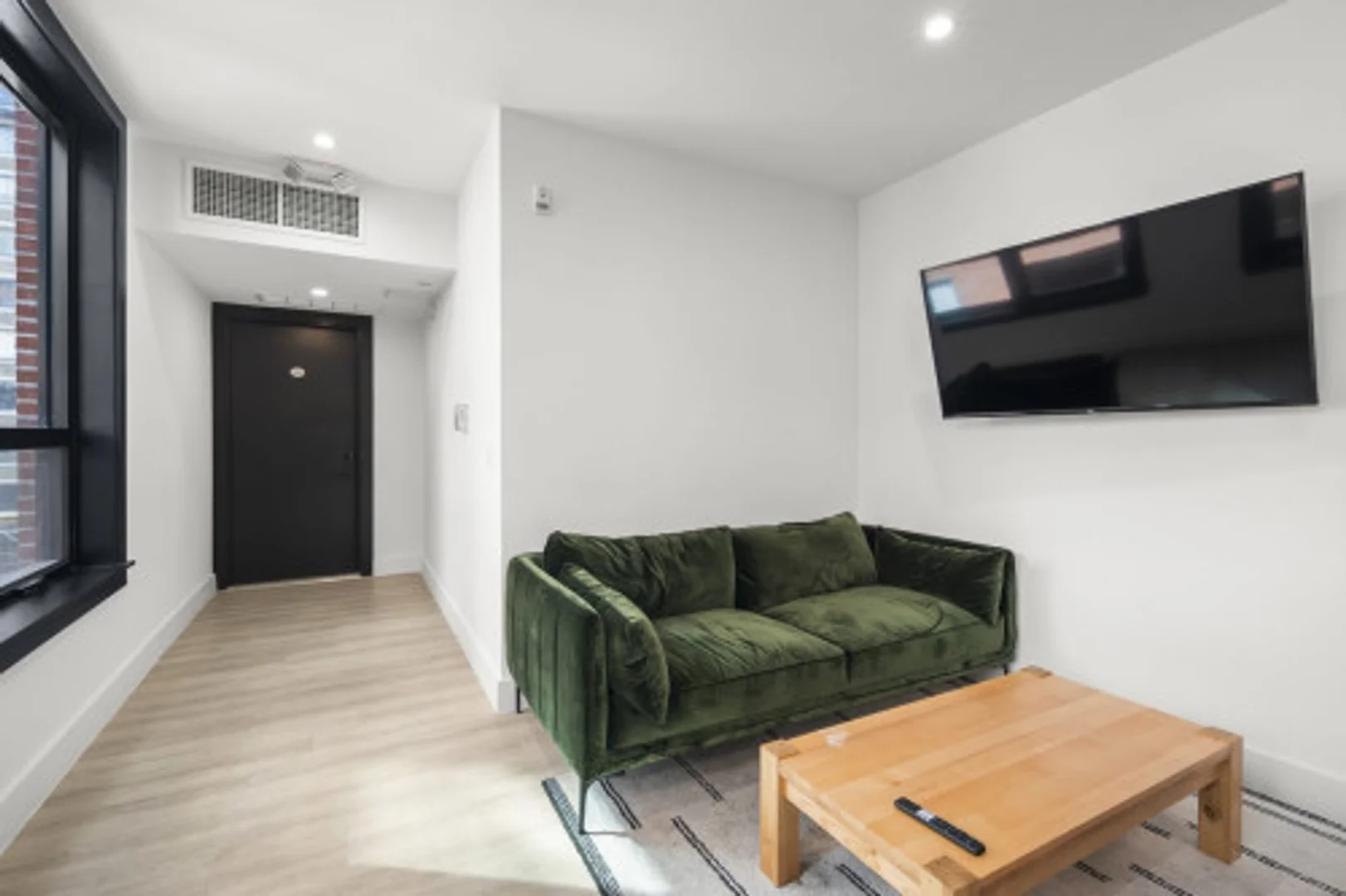 Cozy room for students available in 