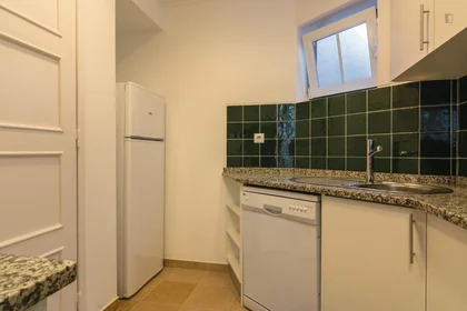 Habitación privada en Rua Lucinda do Carmo, imagen 15 de 31