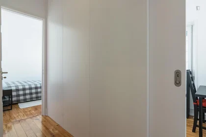 Habitación privada en Rua Lucinda do Carmo, imagen 21 de 31
