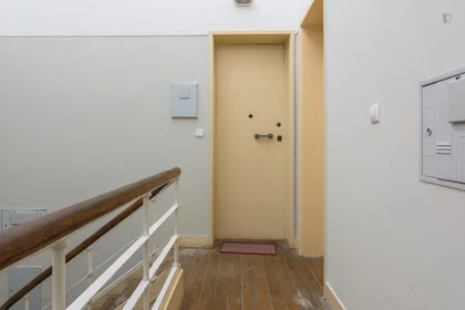 Habitación privada en Rua Lucinda do Carmo, imagen 28 de 31