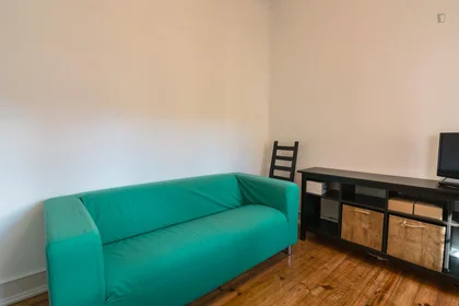 Habitación privada en Rua Lucinda do Carmo, imagen 9 de 31