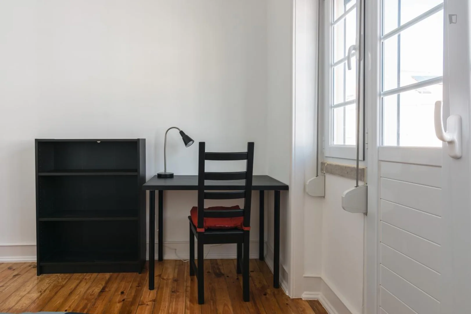 Habitación estudiantil económica cerca del campus en 